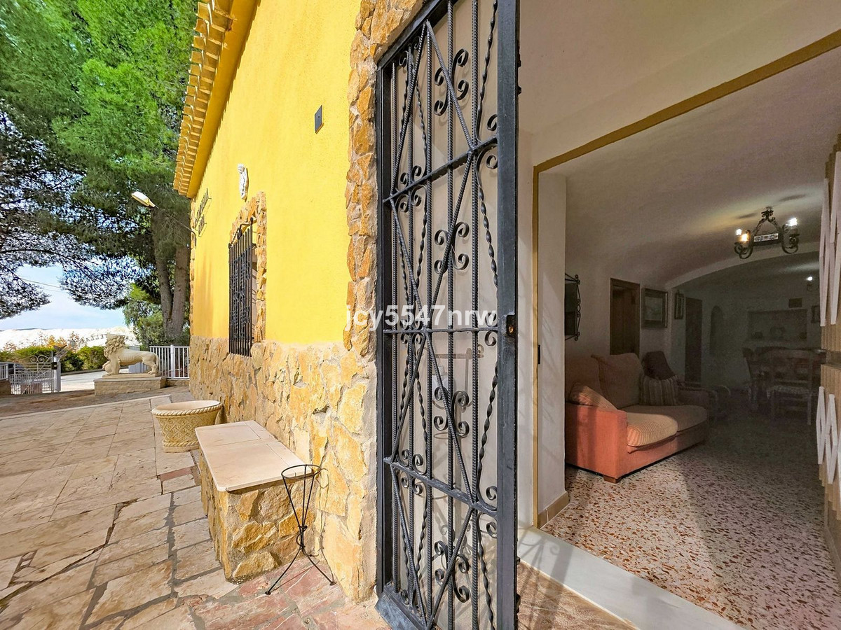 Cave House te koop in Pinoso | 4 slaapkamers H5423350
