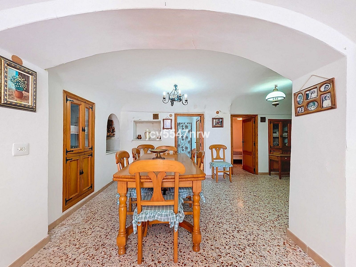 Cave House te koop in Pinoso | 4 slaapkamers H5423350
