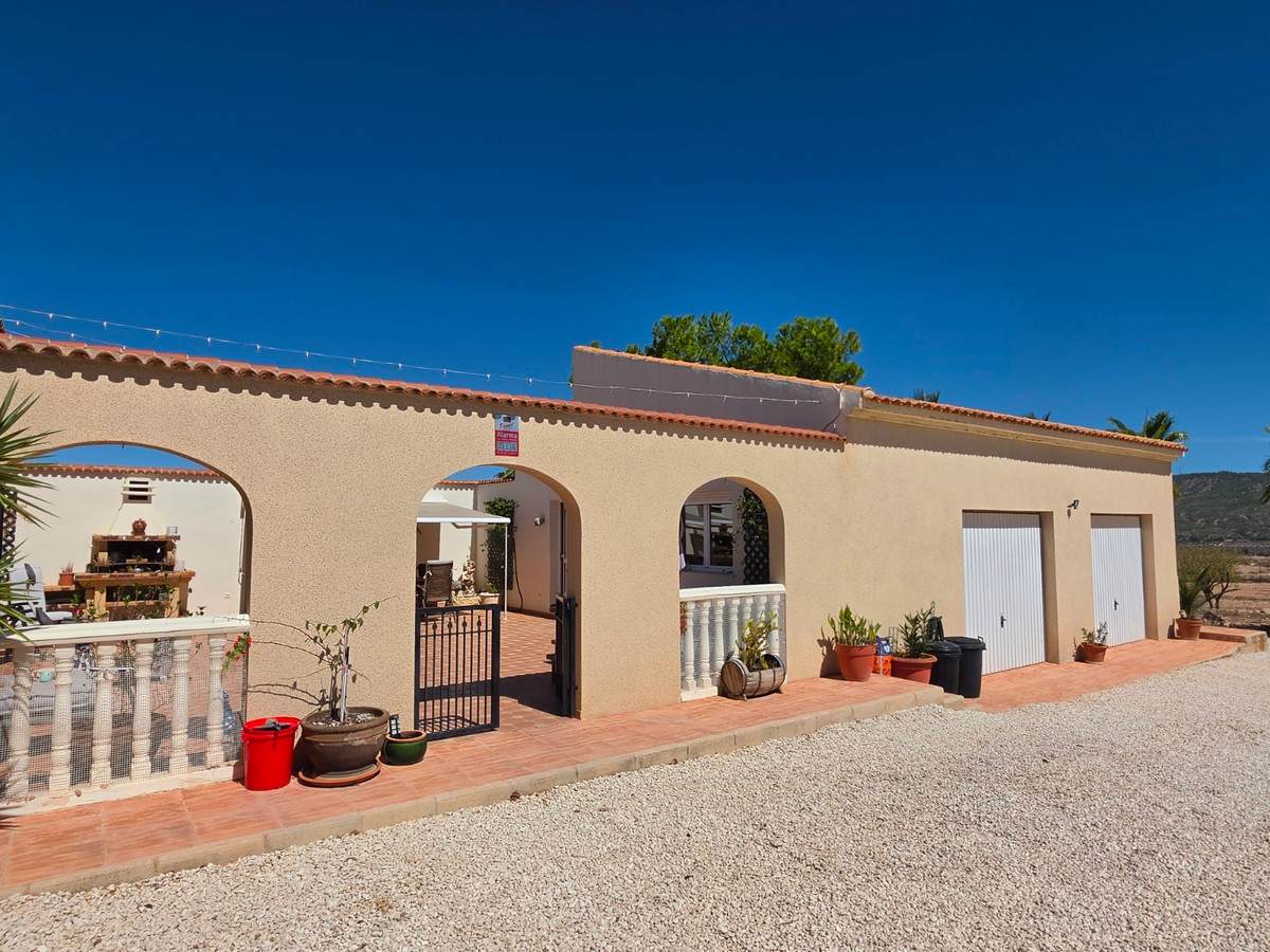 Vrijstaande Villa te koop in Pinoso | 4 slaapkamers H5509123