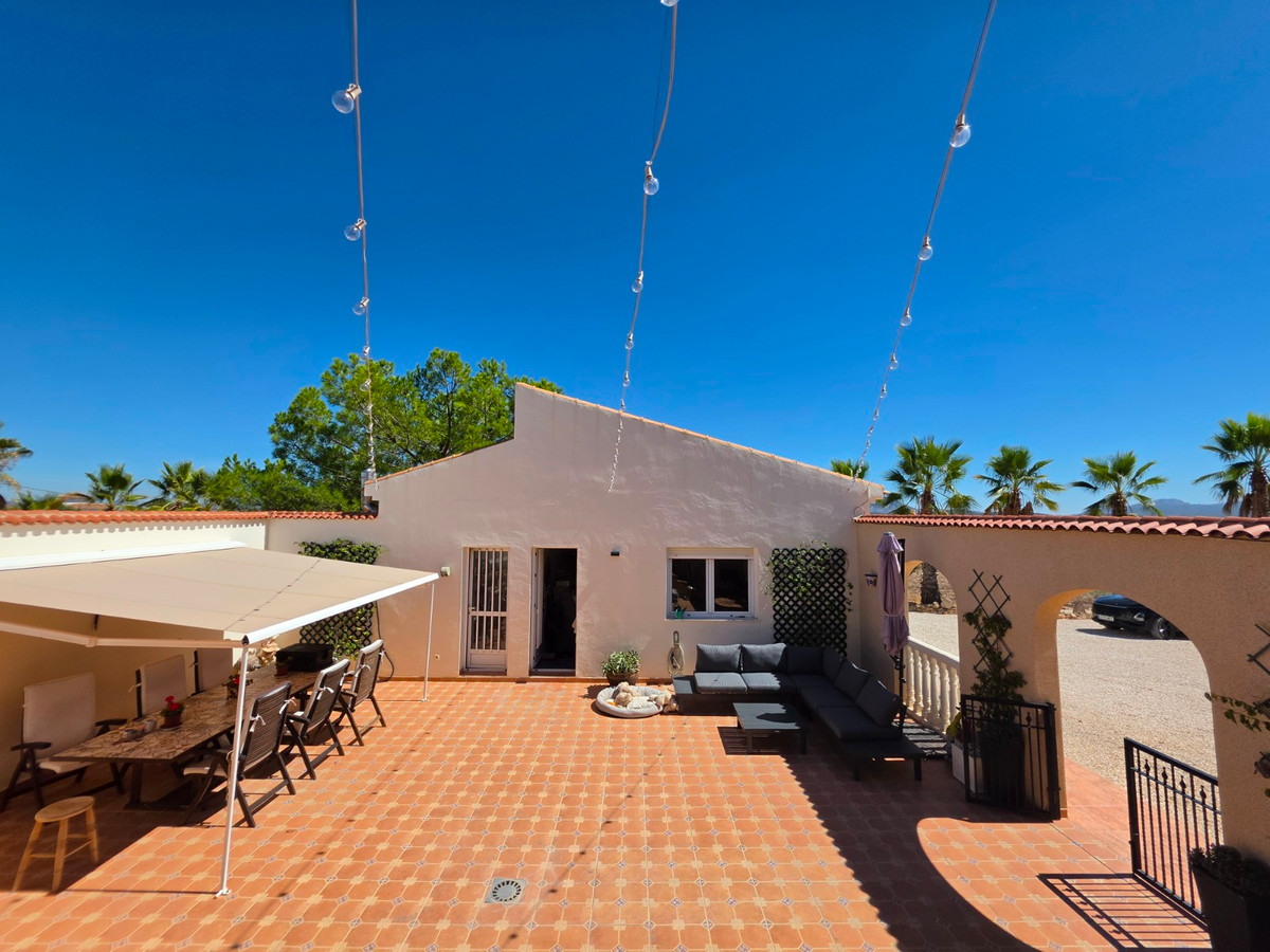 Vrijstaande Villa te koop in Pinoso | 4 slaapkamers H5509123