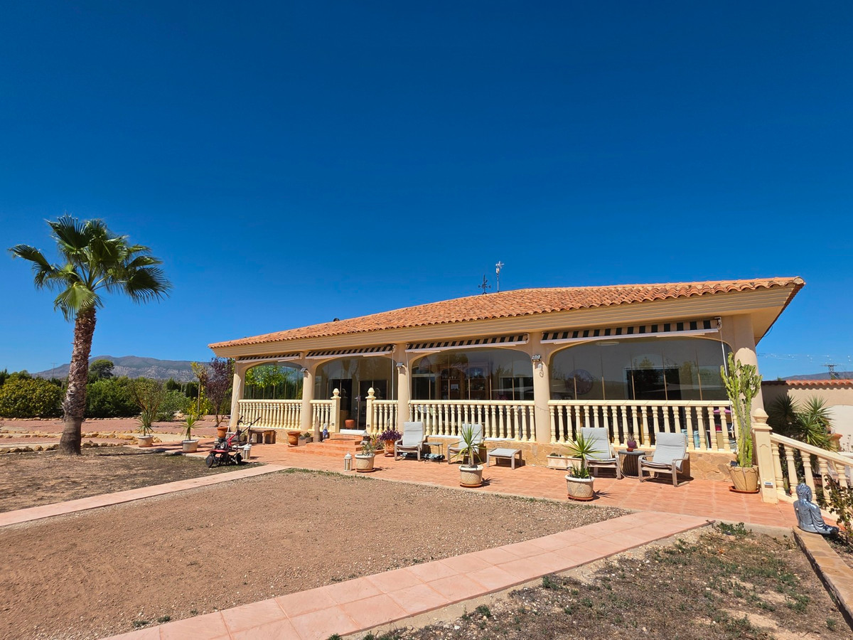 Vrijstaande Villa te koop in Pinoso | 4 slaapkamers H5509123