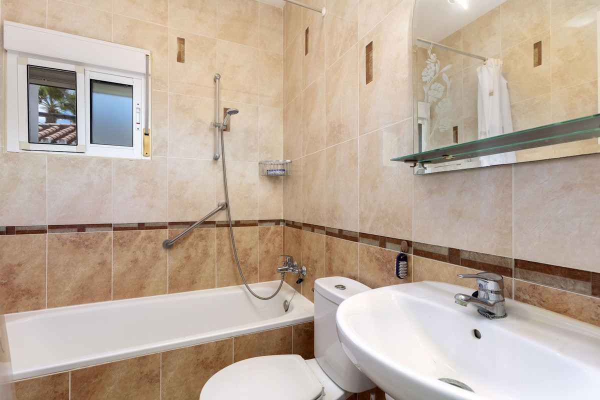 Finca - Cortijo te koop in Pizarra | 4 slaapkamers H5064880