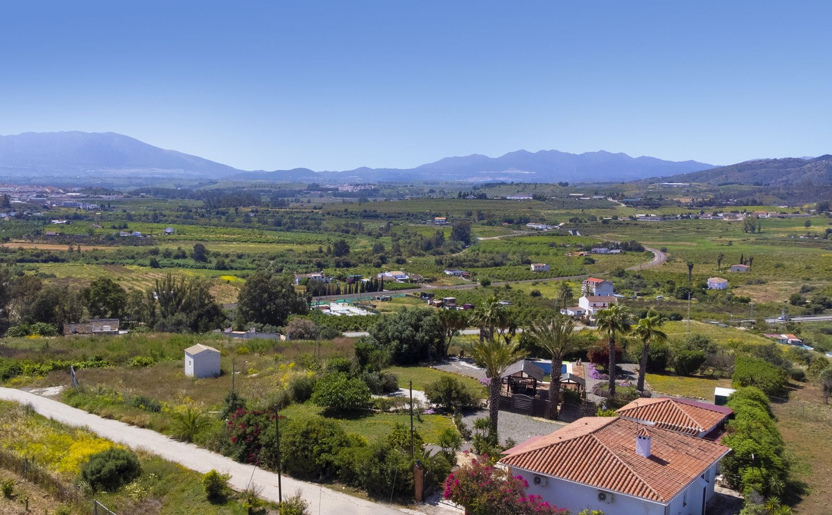 Finca - Cortijo te koop in Pizarra | 4 slaapkamers H5064880