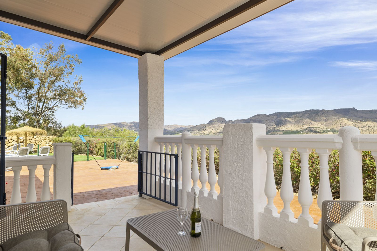 Finca - Cortijo te koop in Pizarra | 3 slaapkamers H5067010