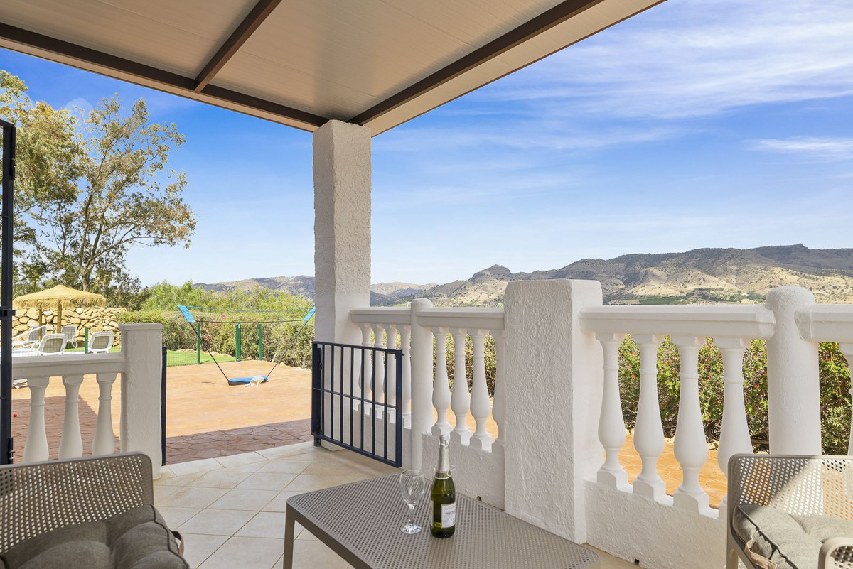 Finca - Cortijo te koop in Pizarra | 3 slaapkamers H5067010