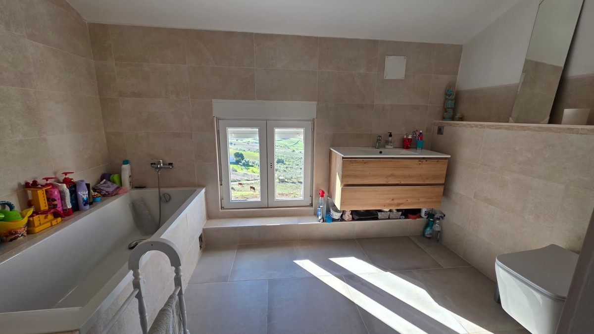 Finca - Cortijo te koop in Pizarra | 5 slaapkamers H5263492