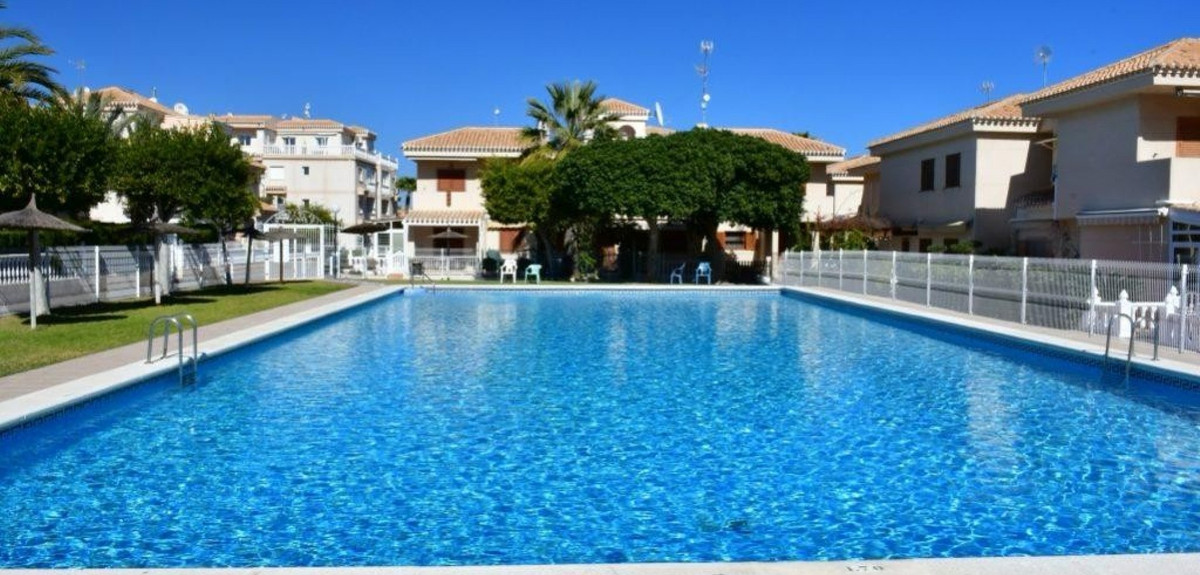 Huis te koop in Playa Flamenca | 3 slaapkamers H5253856