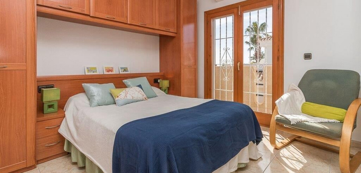 Huis te koop in Playa Flamenca | 3 slaapkamers H5253856