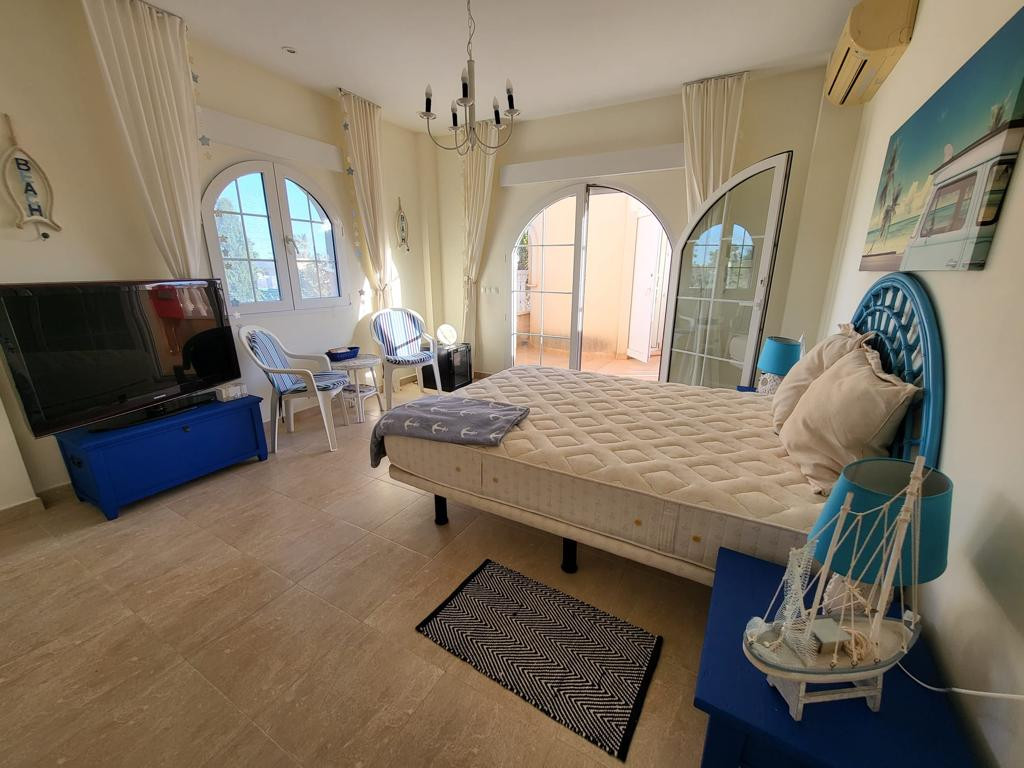 Huis te koop in Playa Flamenca | 4 slaapkamers H5295337