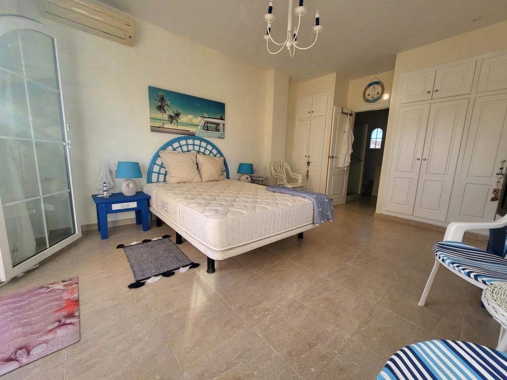 Huis te koop in Playa Flamenca | 4 slaapkamers H5295337