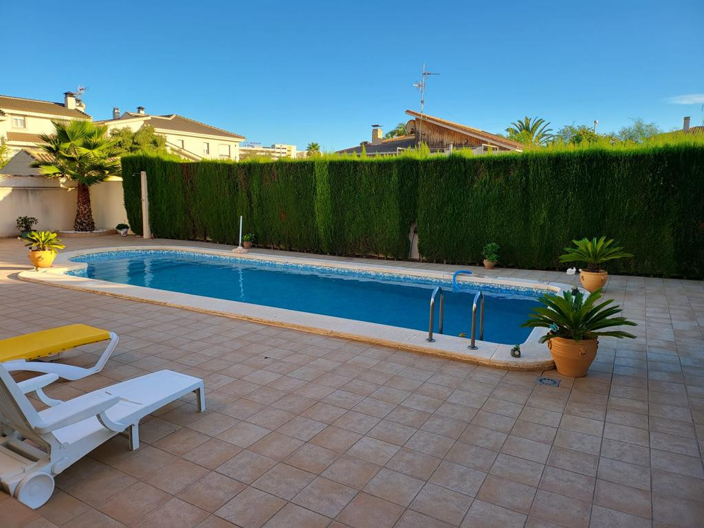 Huis te koop in Playa Flamenca | 4 slaapkamers H5295337
