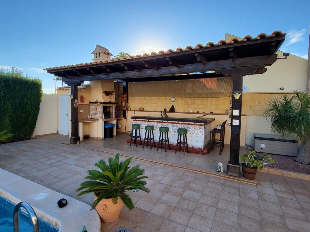 Huis te koop in Playa Flamenca | 4 slaapkamers H5295337