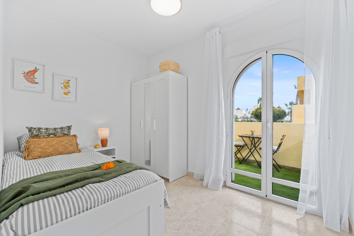 Huis te koop in Playa Flamenca | 2 slaapkamers H5338192
