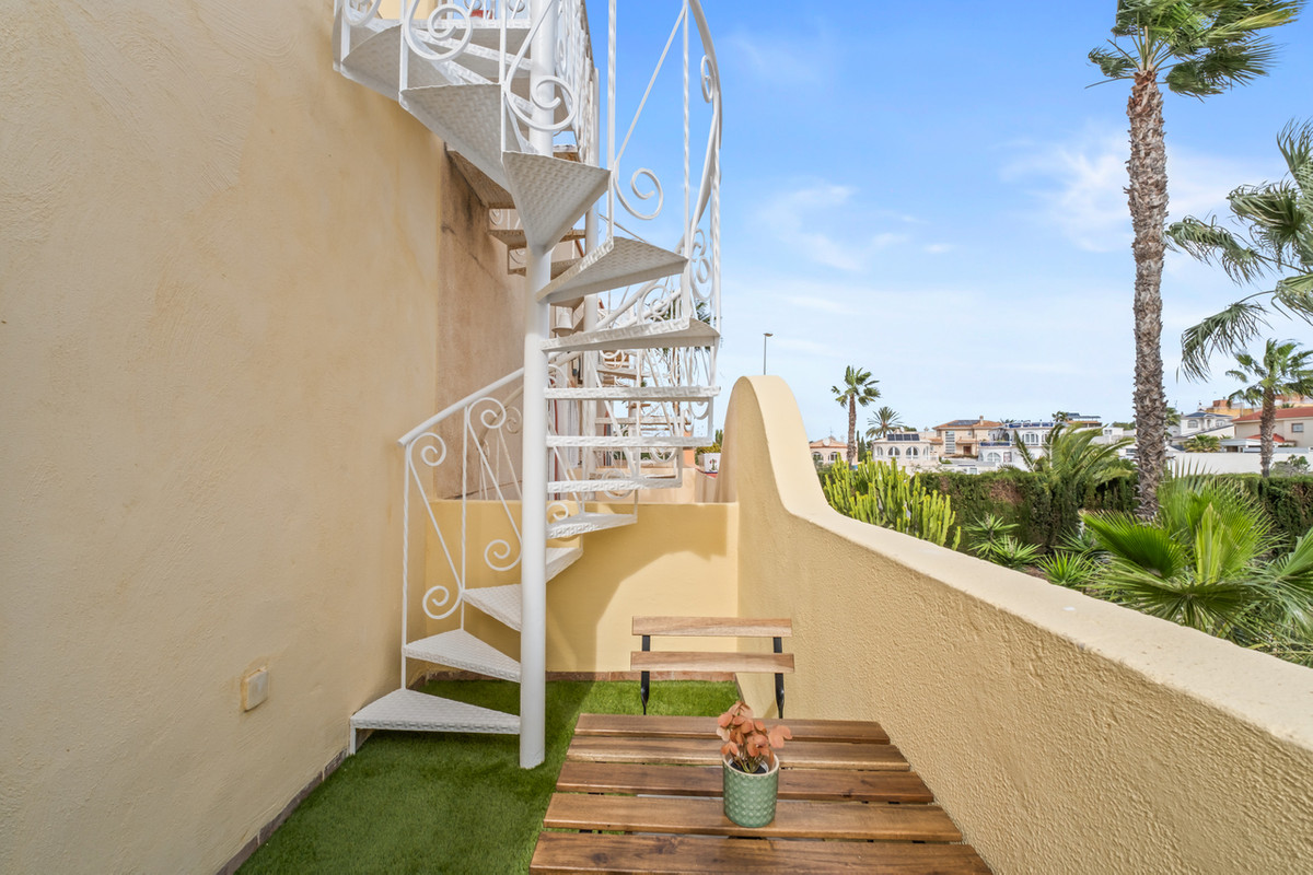 Huis te koop in Playa Flamenca | 2 slaapkamers H5338192