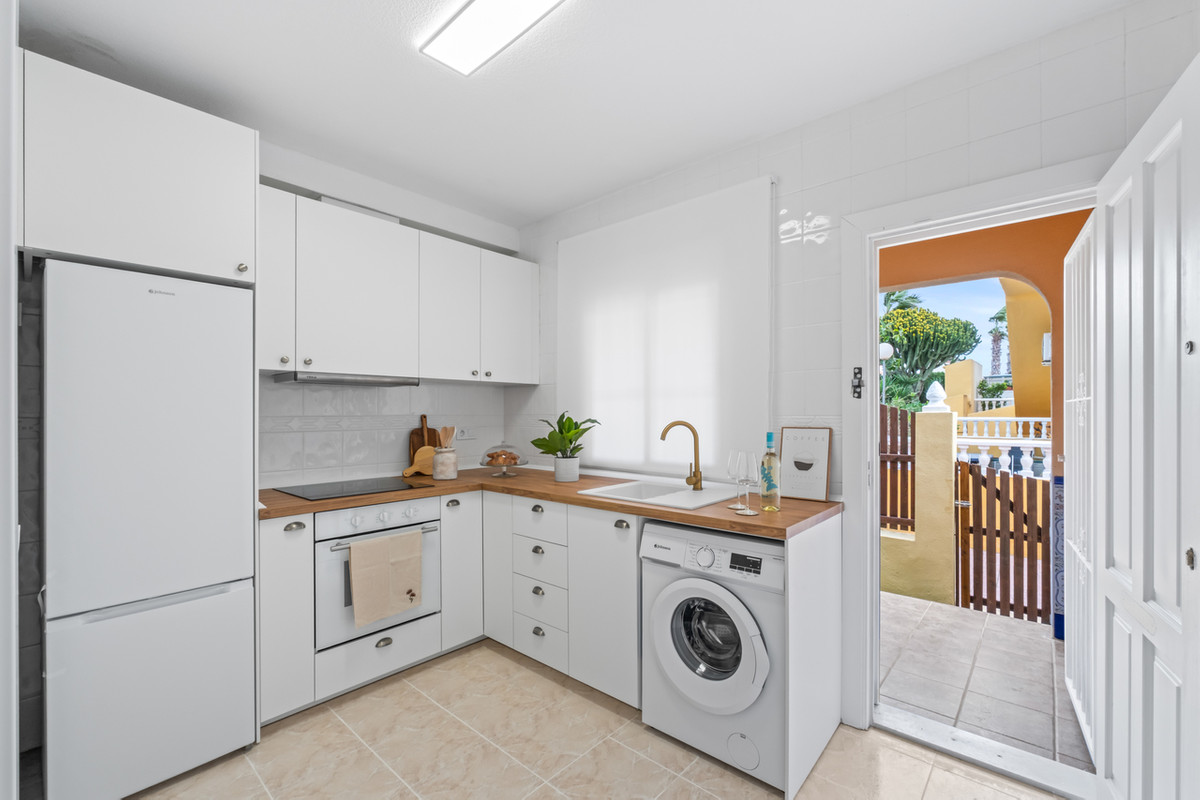 Huis te koop in Playa Flamenca | 2 slaapkamers H5338192