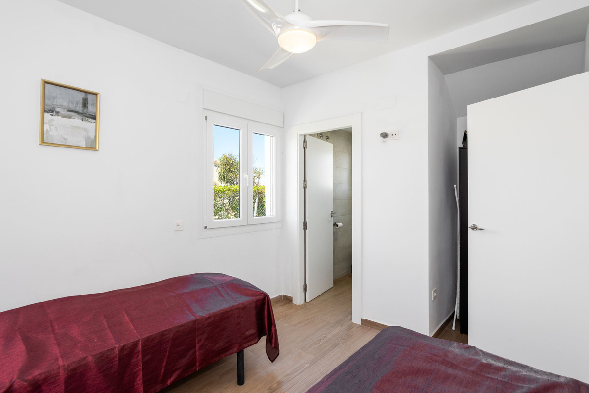 Huis te koop in Playa Flamenca | 3 slaapkamers H5378650