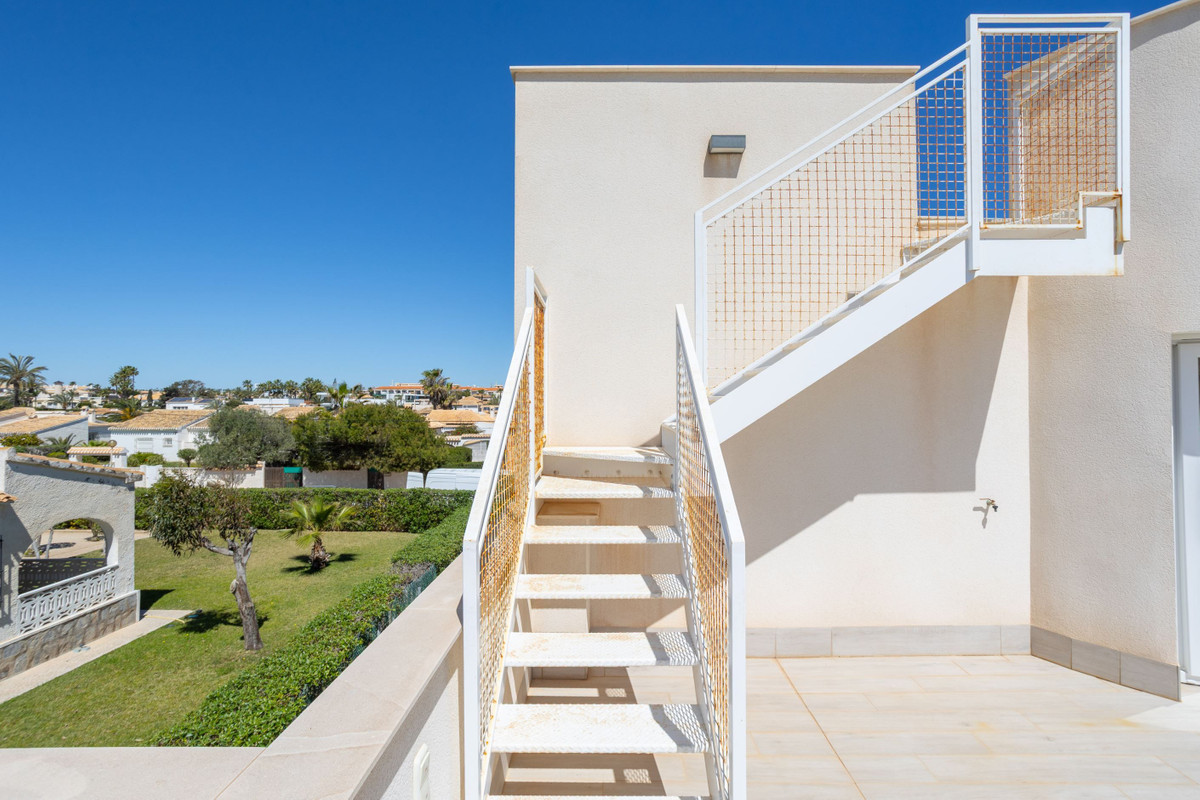 Huis te koop in Playa Flamenca | 3 slaapkamers H5378650