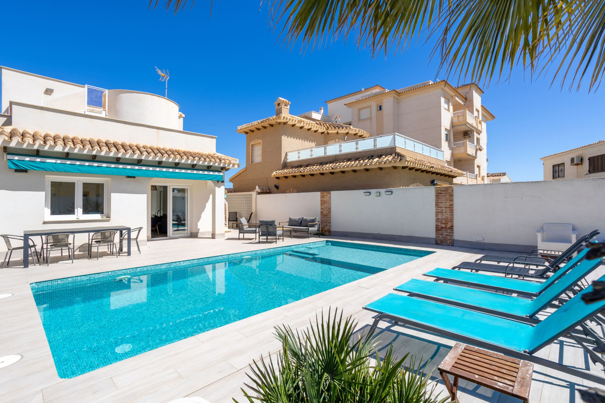 Huis te koop in Playa Flamenca | 3 slaapkamers H5378650