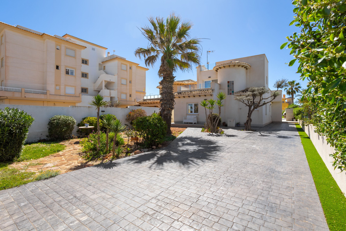 Huis te koop in Playa Flamenca | 3 slaapkamers H5378650