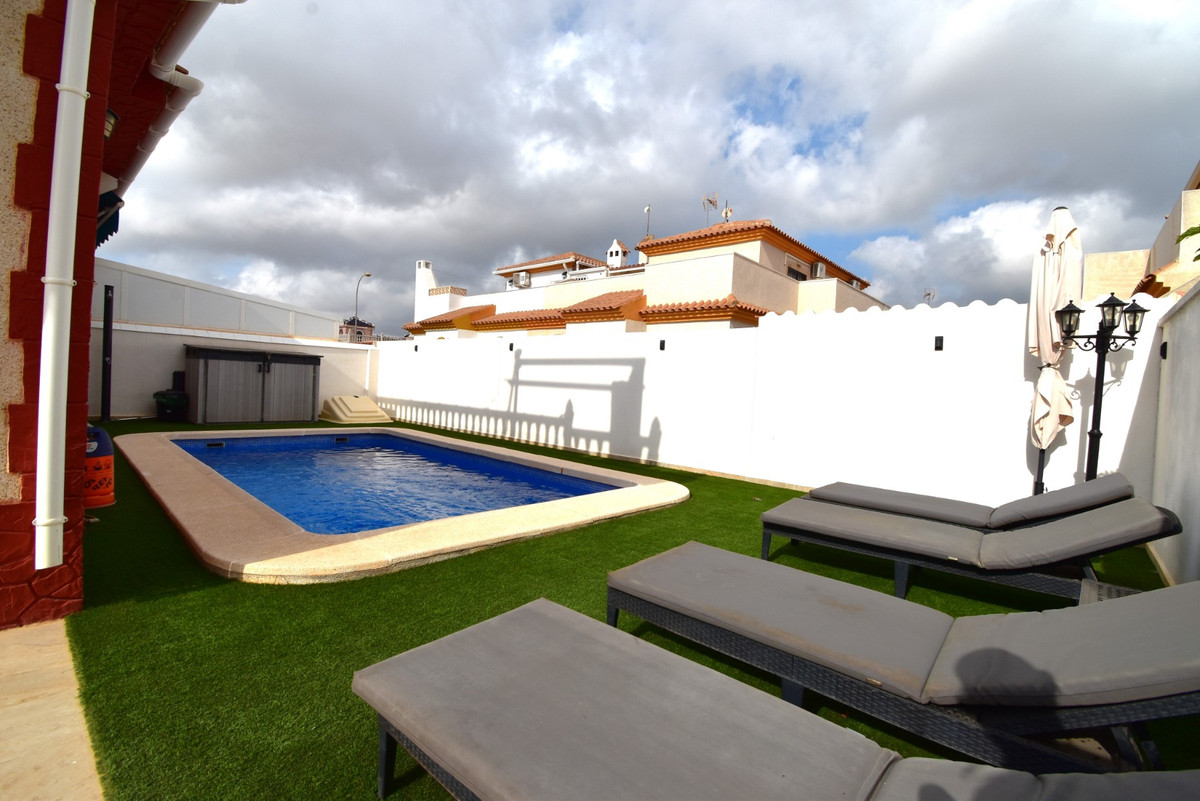 Huis te koop in Playa Flamenca | 2 slaapkamers H5463265