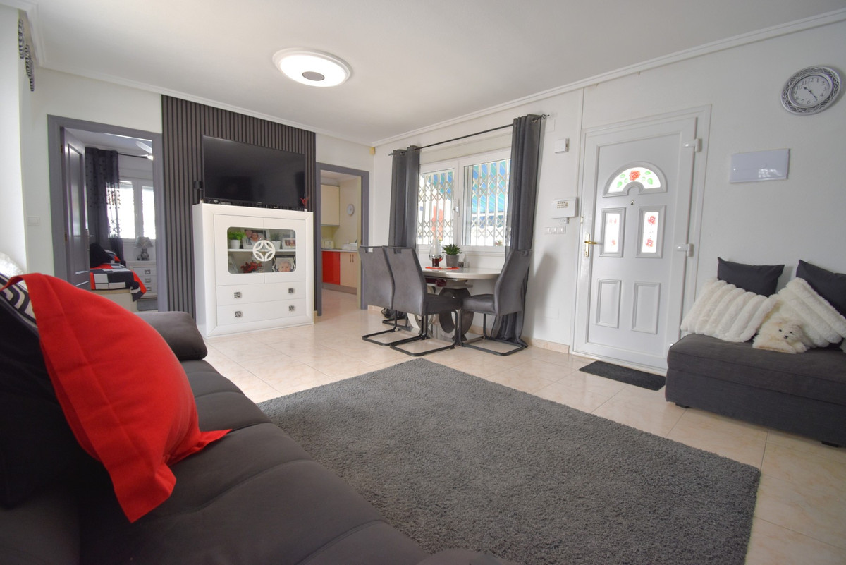Huis te koop in Playa Flamenca | 2 slaapkamers H5463265