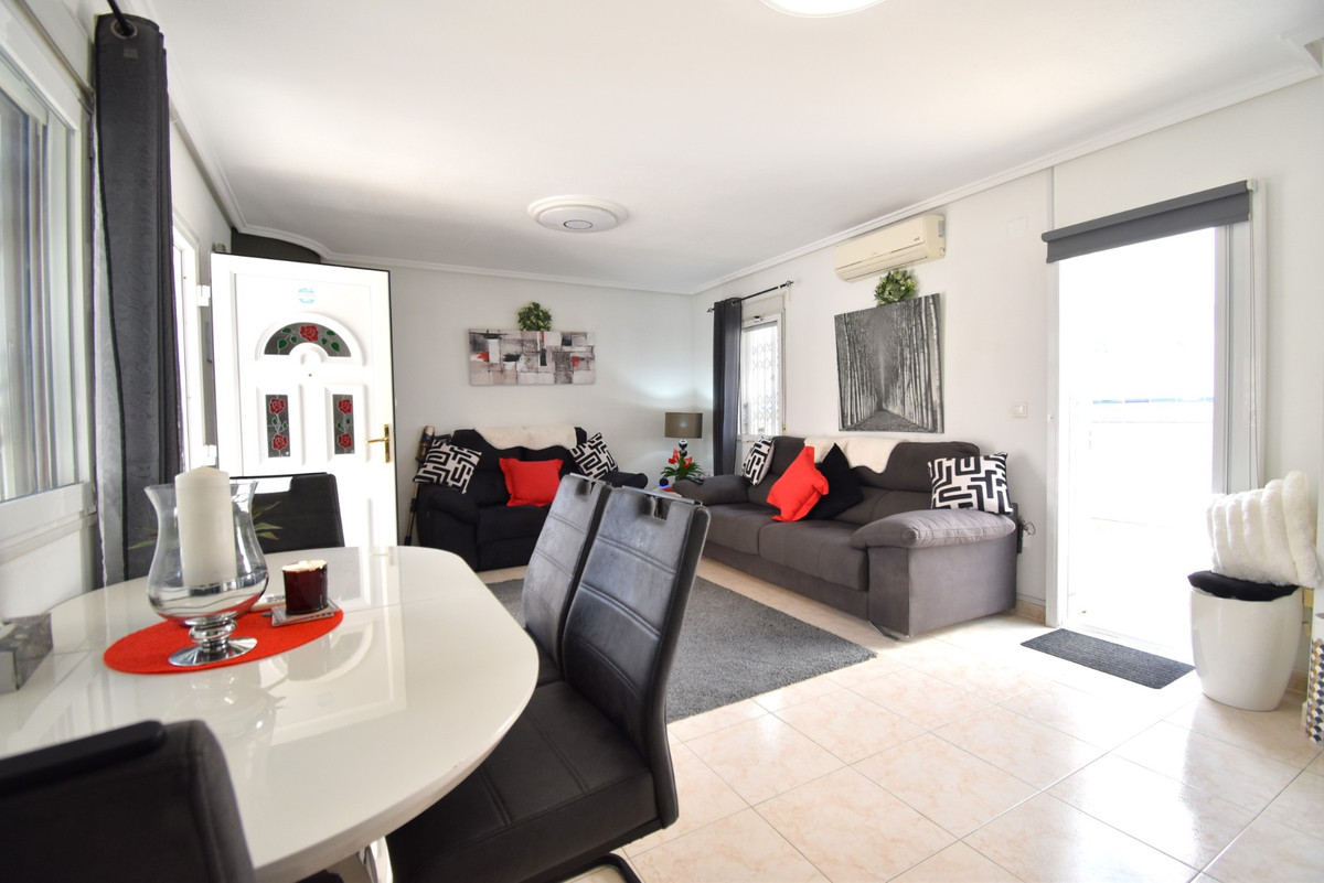 Huis te koop in Playa Flamenca | 2 slaapkamers H5463265