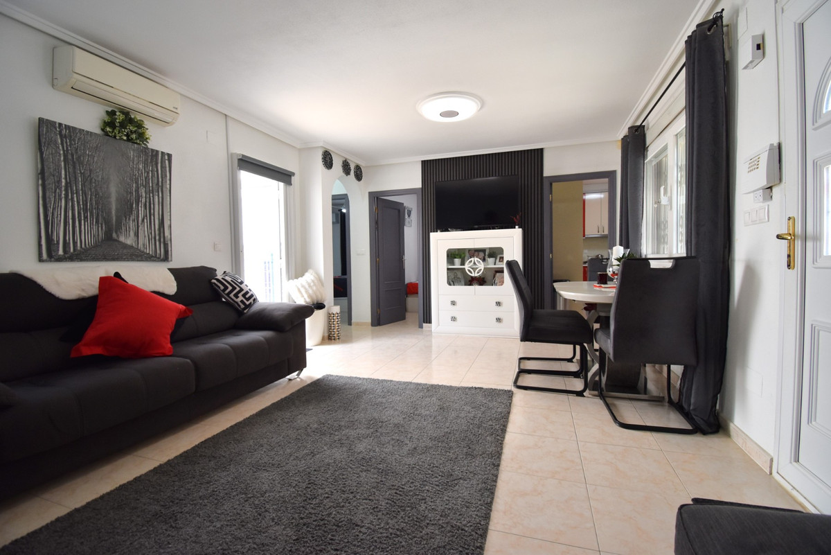 Huis te koop in Playa Flamenca | 2 slaapkamers H5463265