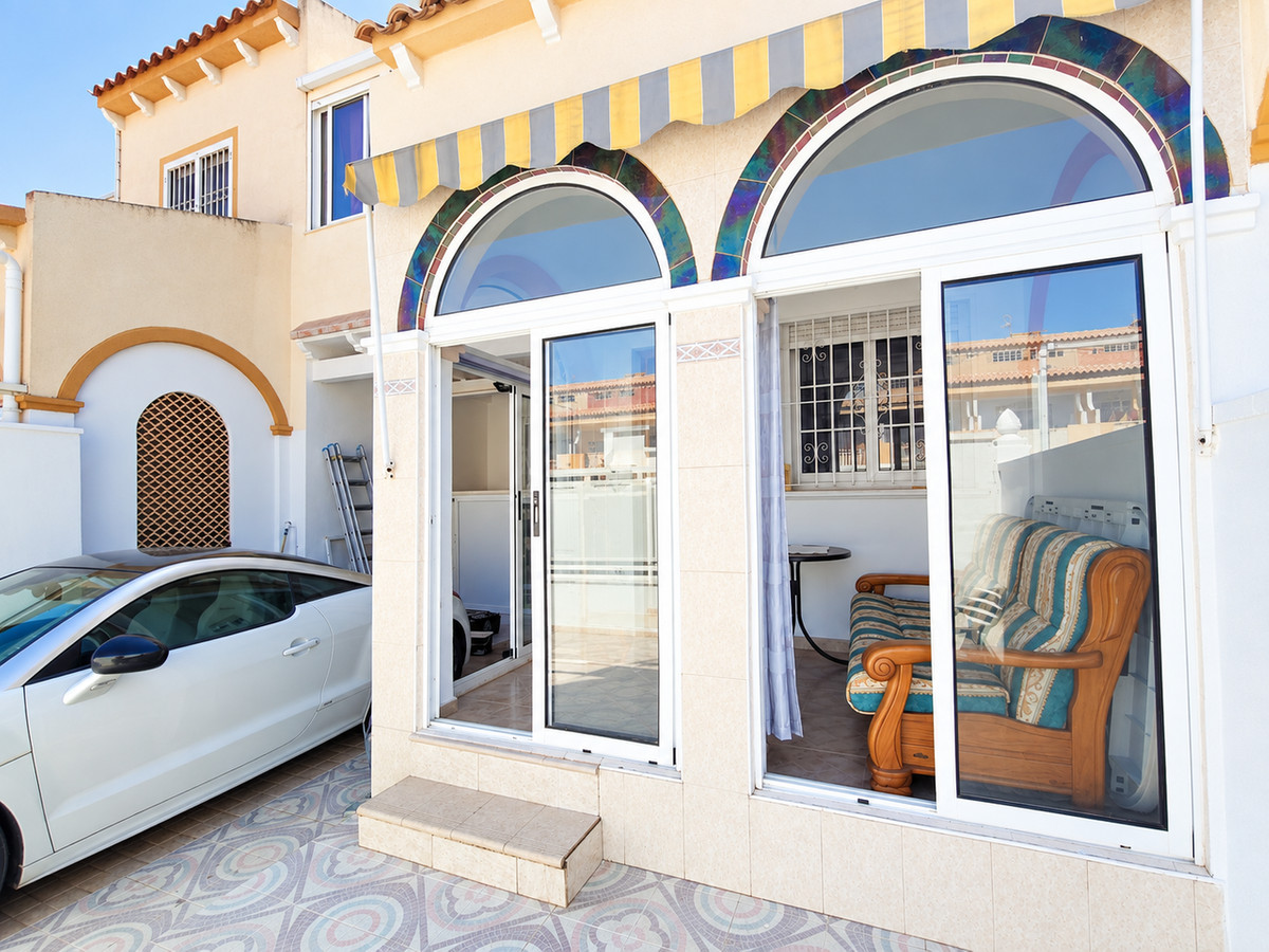 Huis te koop in Playa Flamenca | 2 slaapkamers H5481004