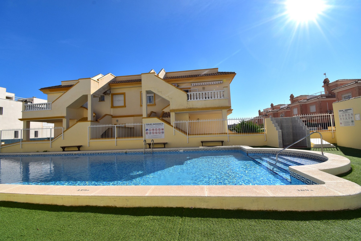 Huis te koop in Playa Flamenca | 3 slaapkamers H5483809