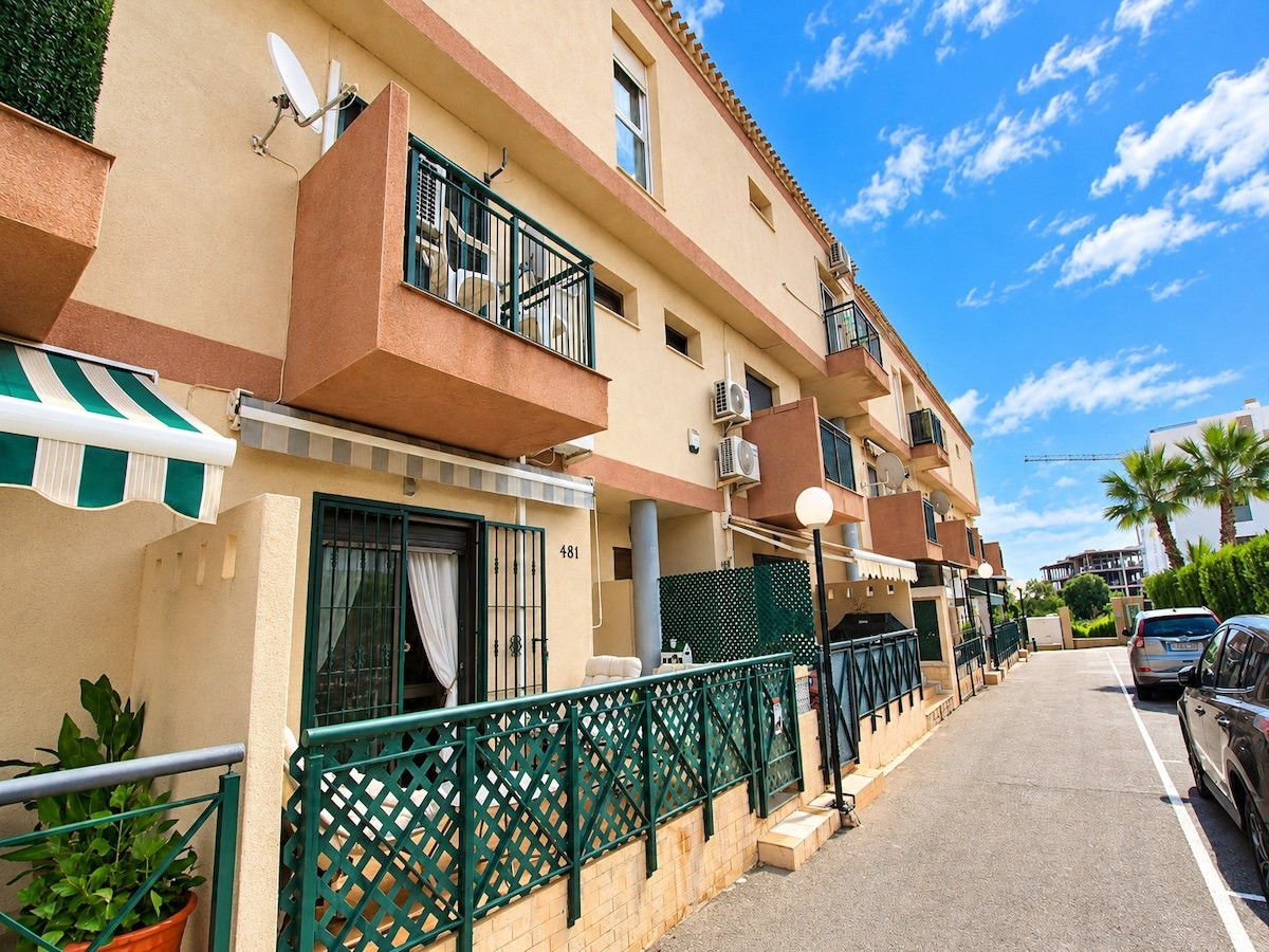 Huis te koop in Playa Flamenca | 3 slaapkamers H5517265