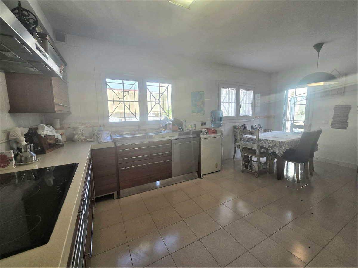 Huis te koop in Playamar | 4 slaapkamers H5052358