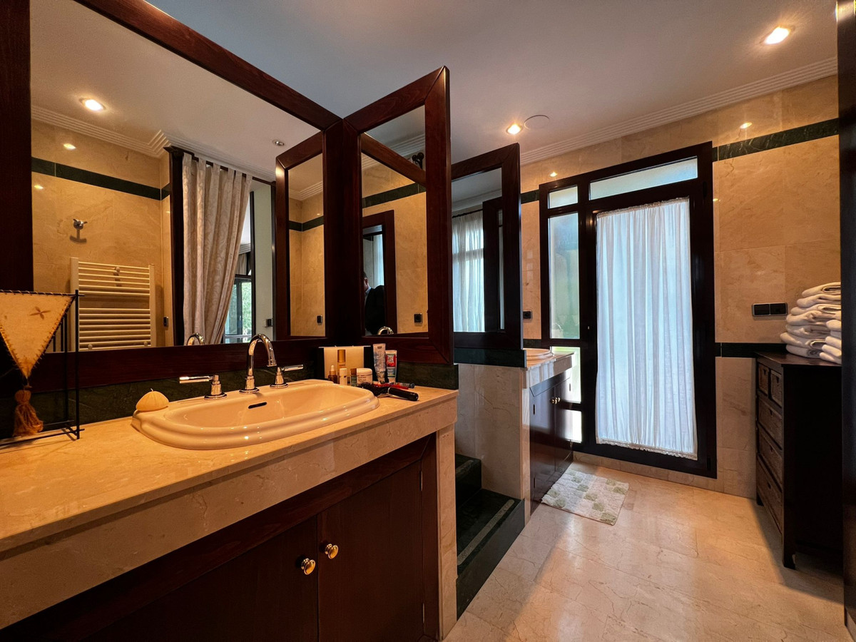 Semi-Vrijstaande Villa in Puerto Banús-12