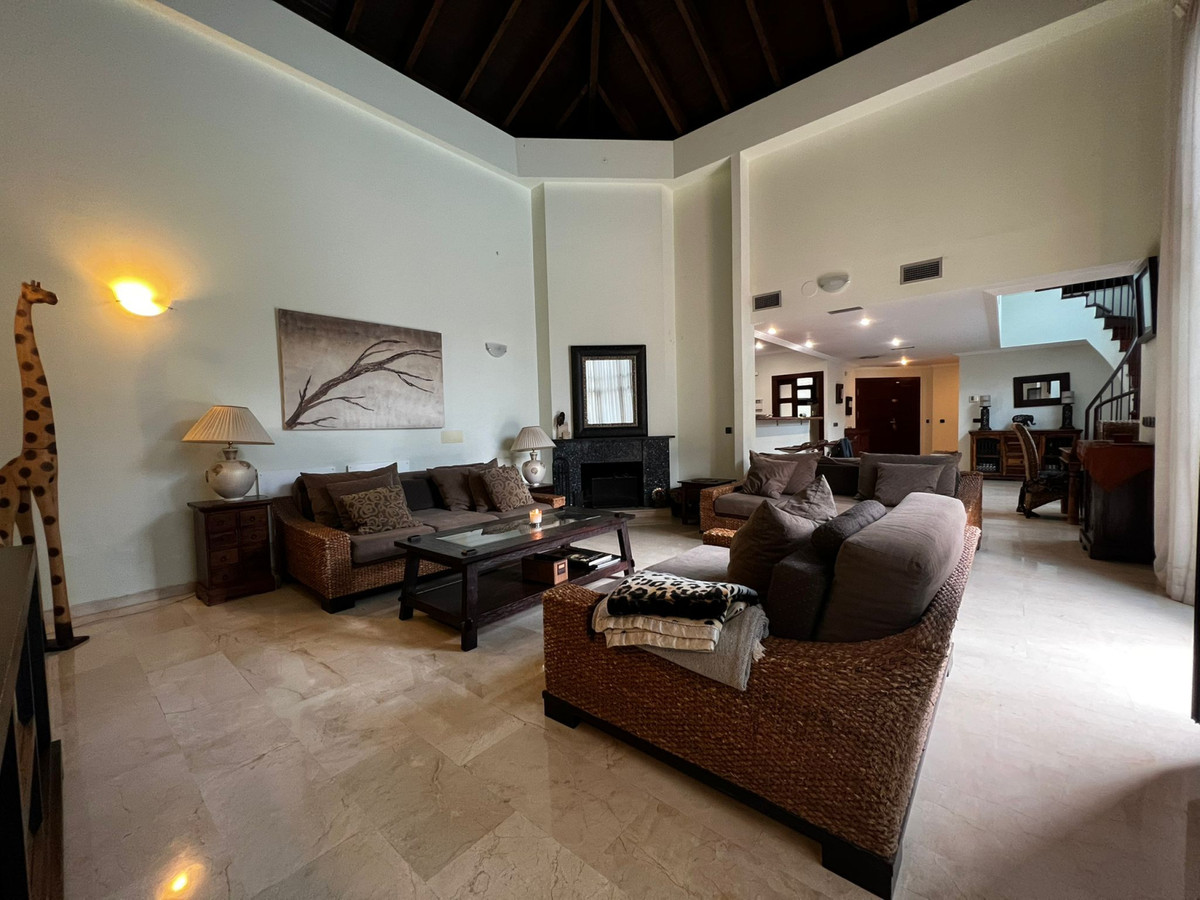 Semi-Vrijstaande Villa in Puerto Banús-14