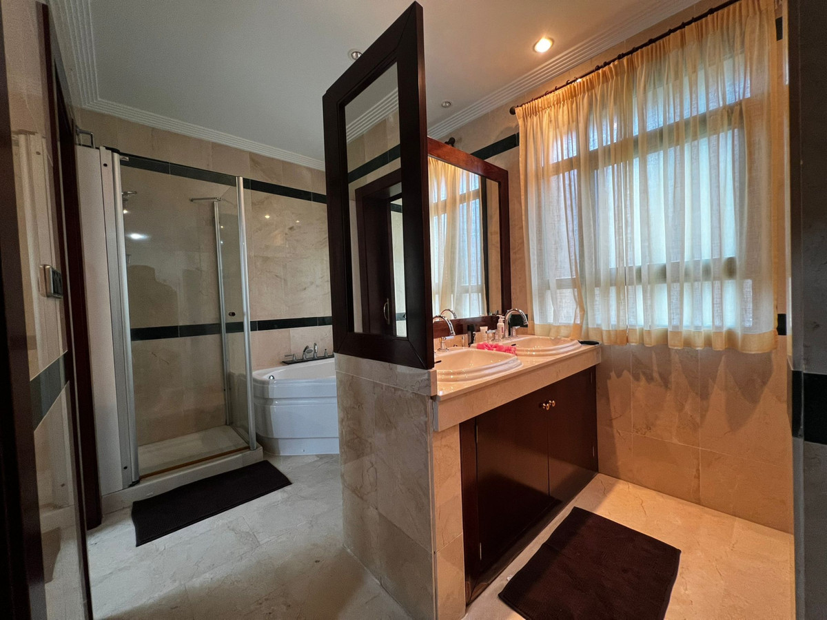 Semi-Vrijstaande Villa in Puerto Banús-18