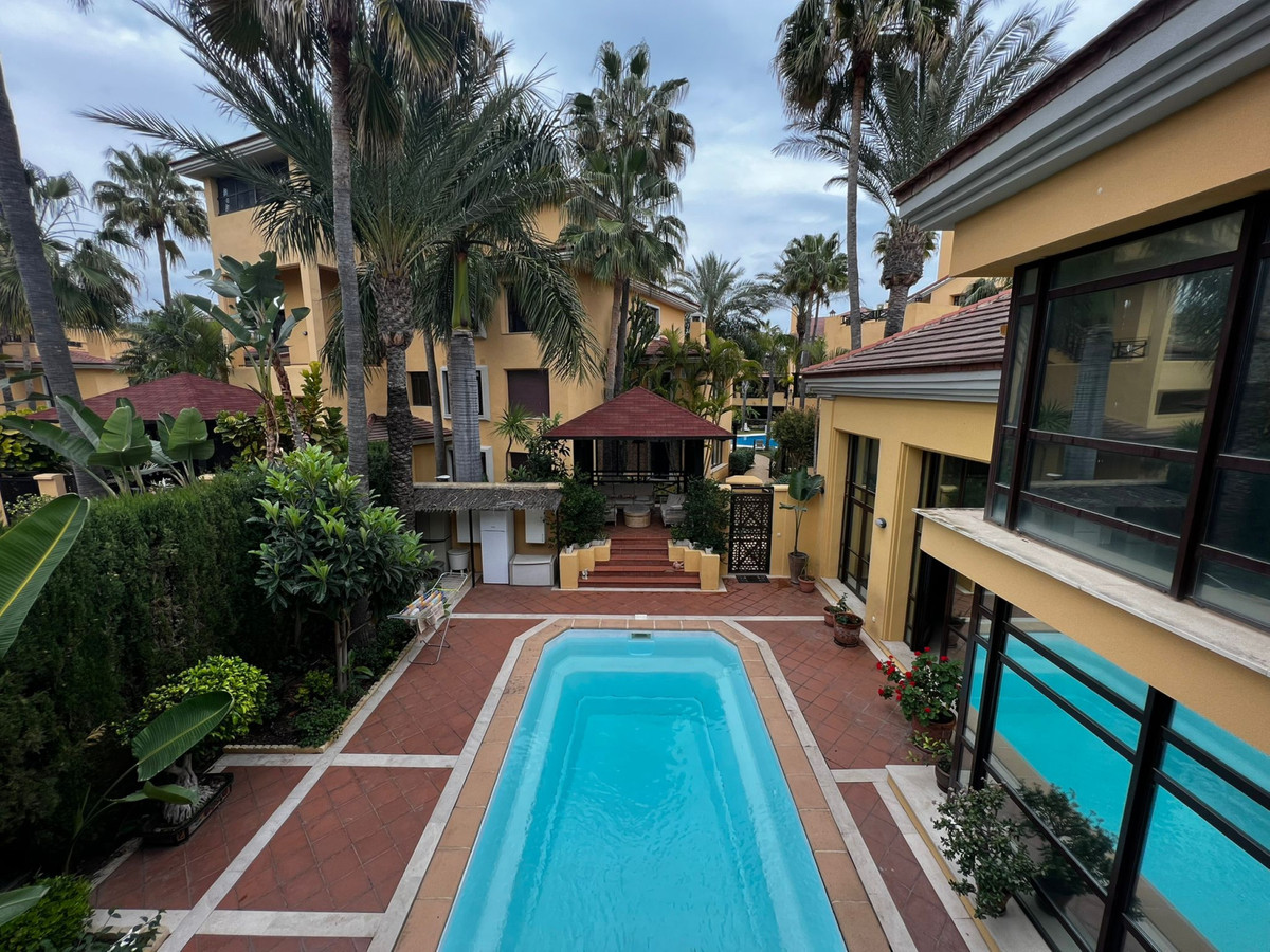 Semi-Vrijstaande Villa in Puerto Banús-24