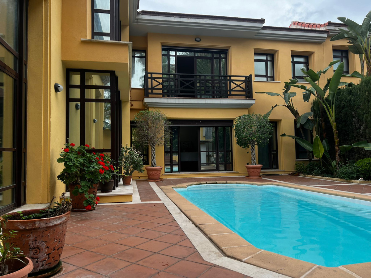 Semi-Vrijstaande Villa in Puerto Banús-26