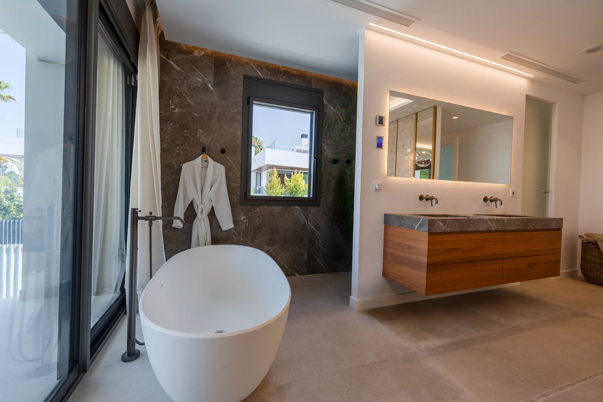 Huis te koop in Puerto Banús | 4 slaapkamers H5073235