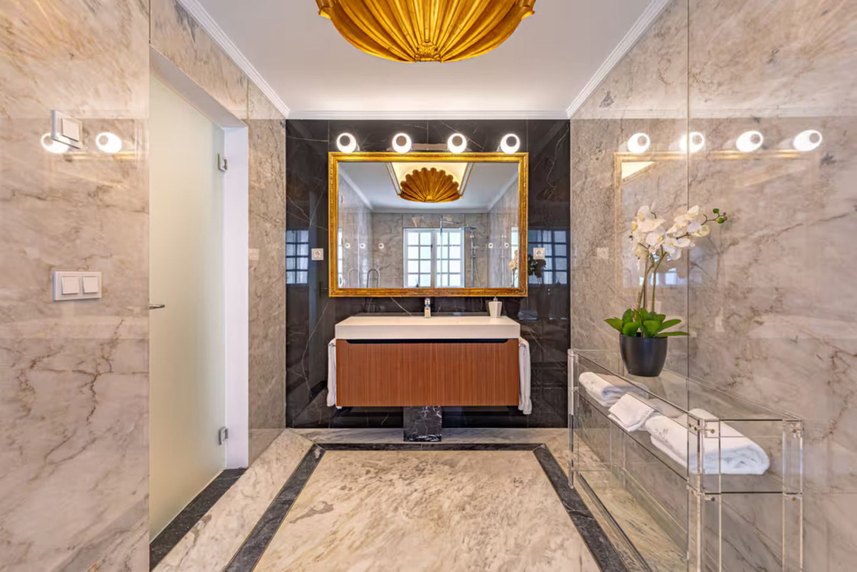 Huis te koop in Puerto Banús | 10 slaapkamers H5309944