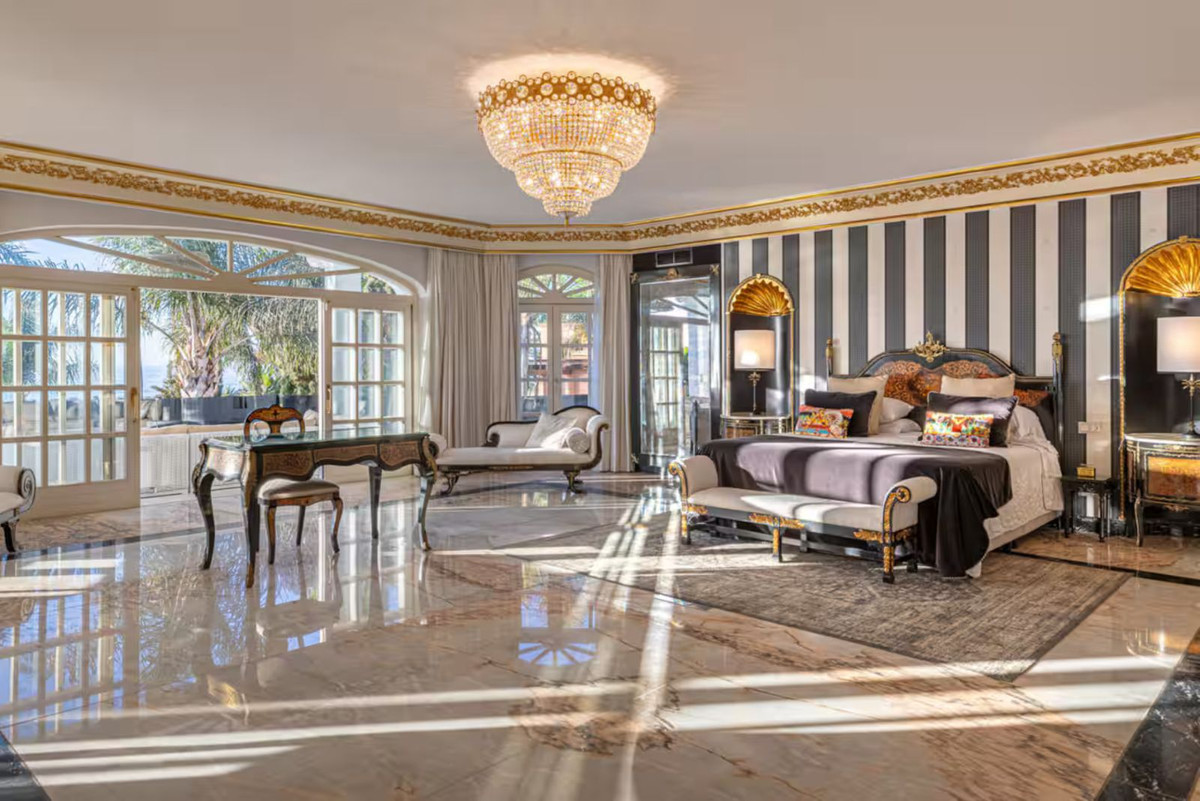 Huis te koop in Puerto Banús | 10 slaapkamers H5309944