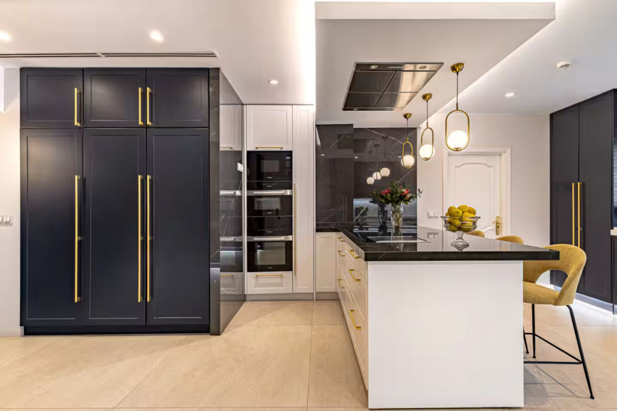 Huis te koop in Puerto Banús | 10 slaapkamers H5309944