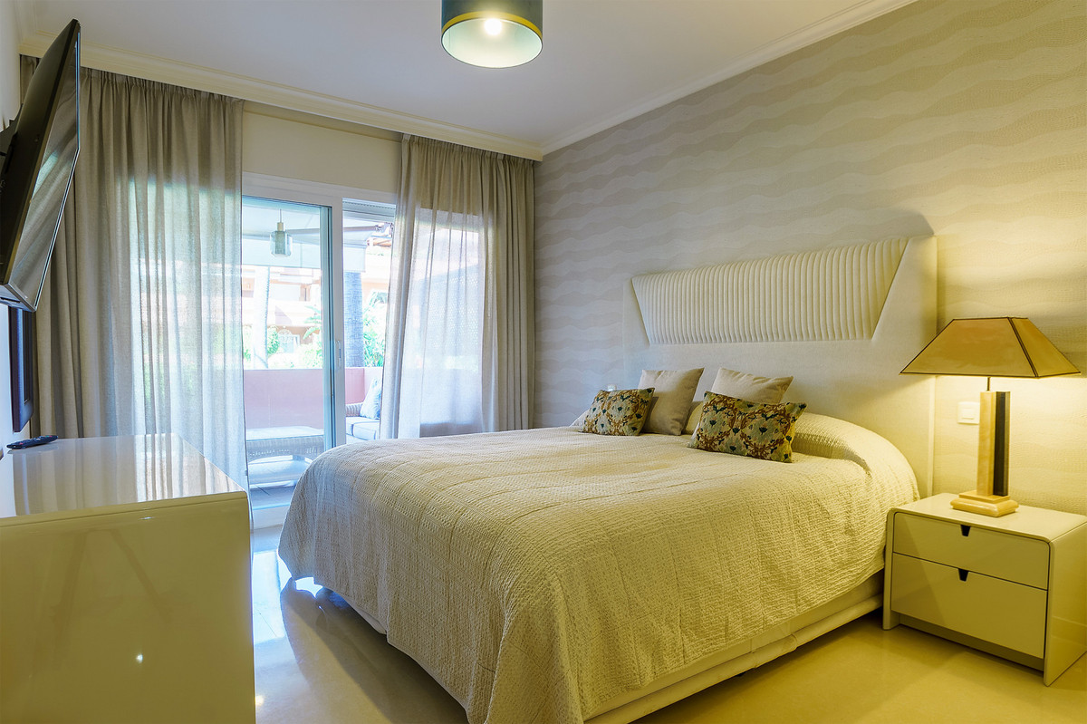 Appartement te koop in Puerto Banús | 2 slaapkamers H5329996