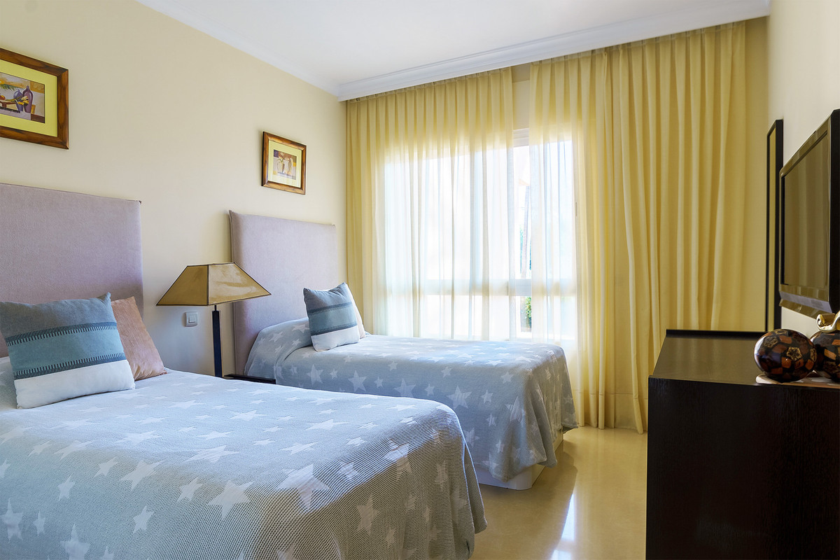 Appartement te koop in Puerto Banús | 2 slaapkamers H5329996