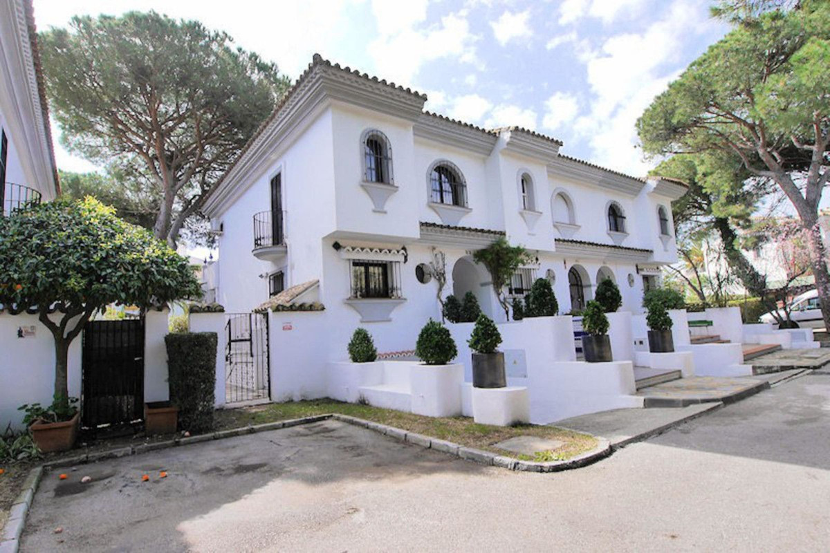 Huis te koop in Puerto de Cabopino | 5 slaapkamers H5370172