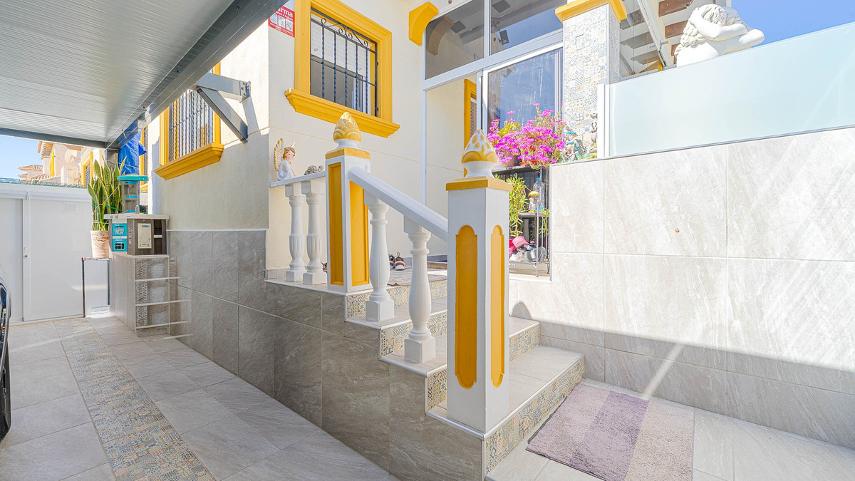 Huis te koop in Punta Prima | 2 slaapkamers H5335954