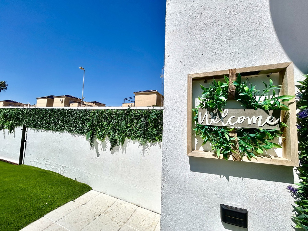 Huis te koop in Punta Prima | 2 slaapkamers H5359807