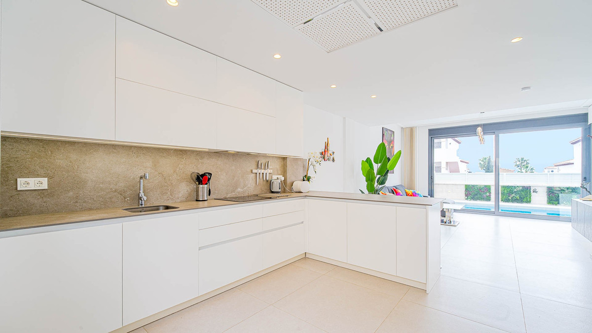 Huis te koop in Punta Prima | 4 slaapkamers H5378116