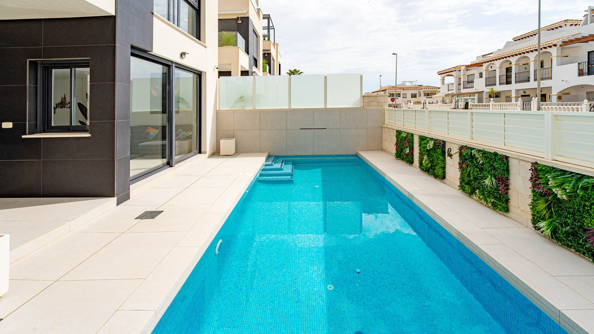 Huis te koop in Punta Prima | 4 slaapkamers H5378116