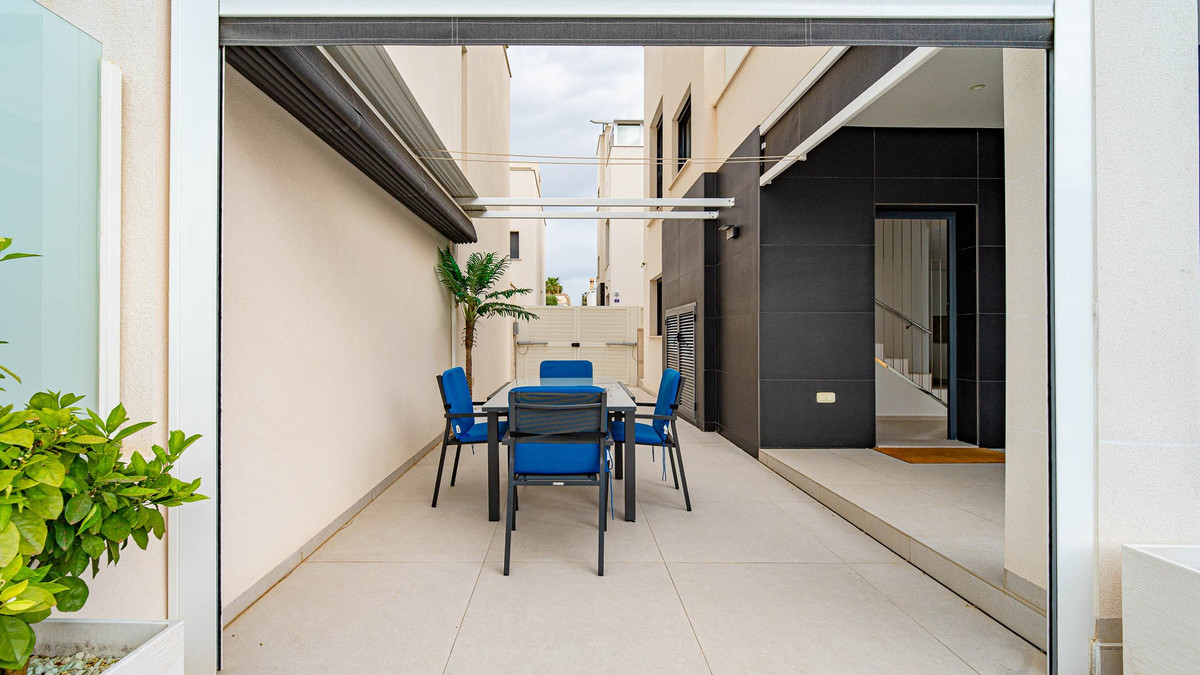 Huis te koop in Punta Prima | 4 slaapkamers H5378116