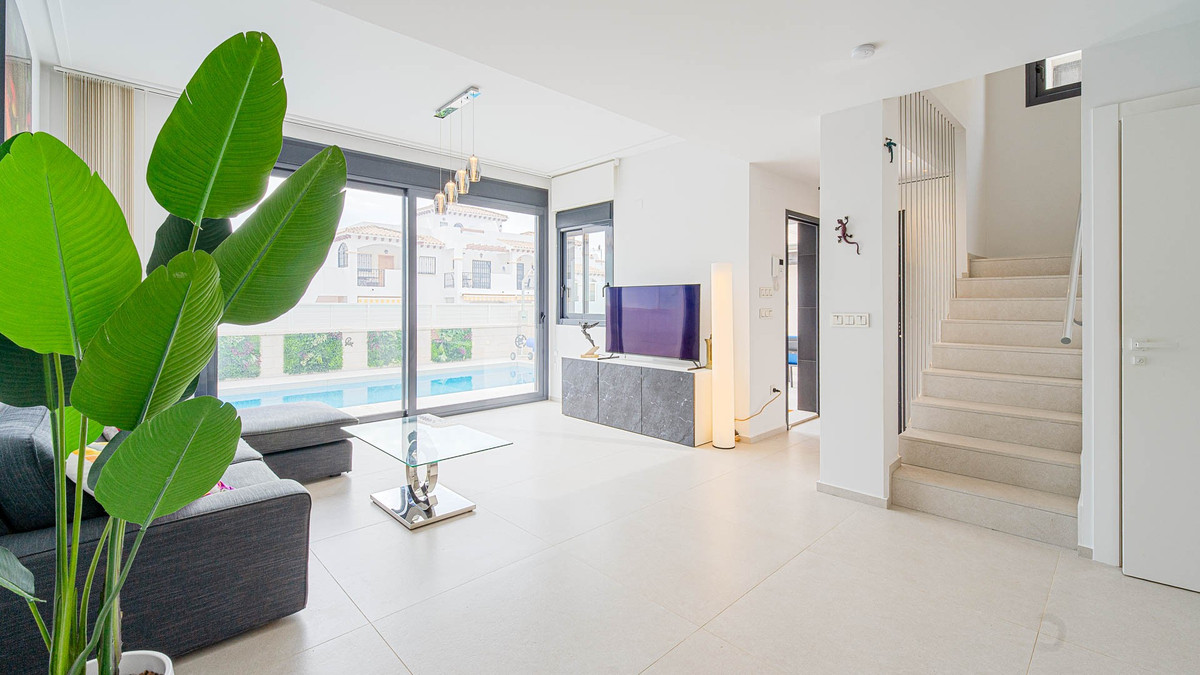 Huis te koop in Punta Prima | 4 slaapkamers H5378116