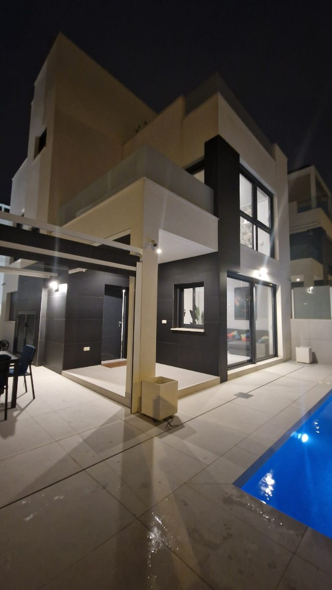 Huis te koop in Punta Prima | 4 slaapkamers H5378116